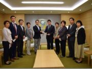 台風19号による被害への対策を求める緊急要望書」を市長へ提出